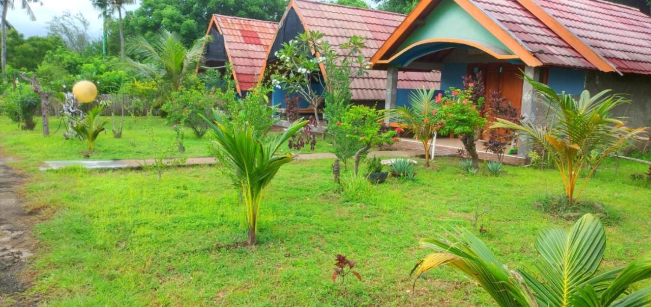 Dinoyin Bungalows Gili Meno Buitenkant foto