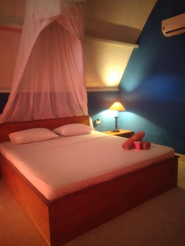 Dinoyin Bungalows Gili Meno Buitenkant foto