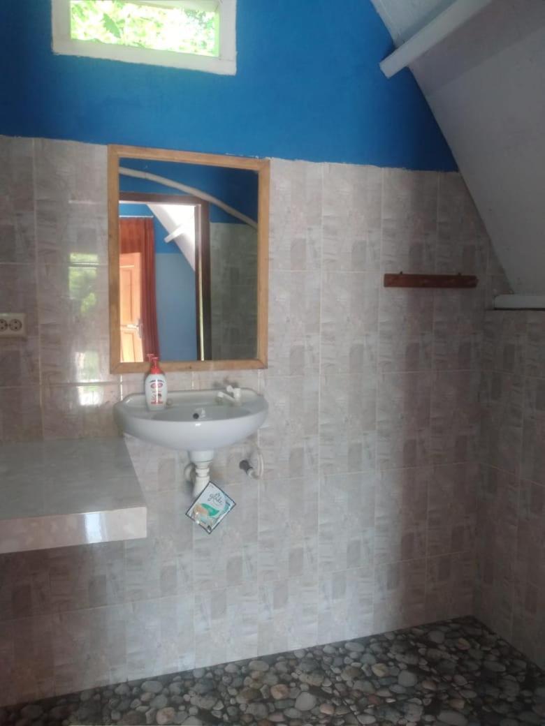Dinoyin Bungalows Gili Meno Buitenkant foto