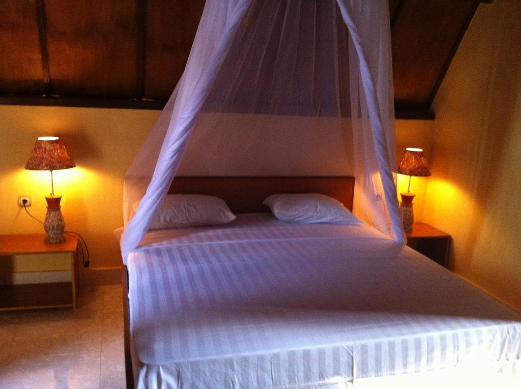 Dinoyin Bungalows Gili Meno Buitenkant foto